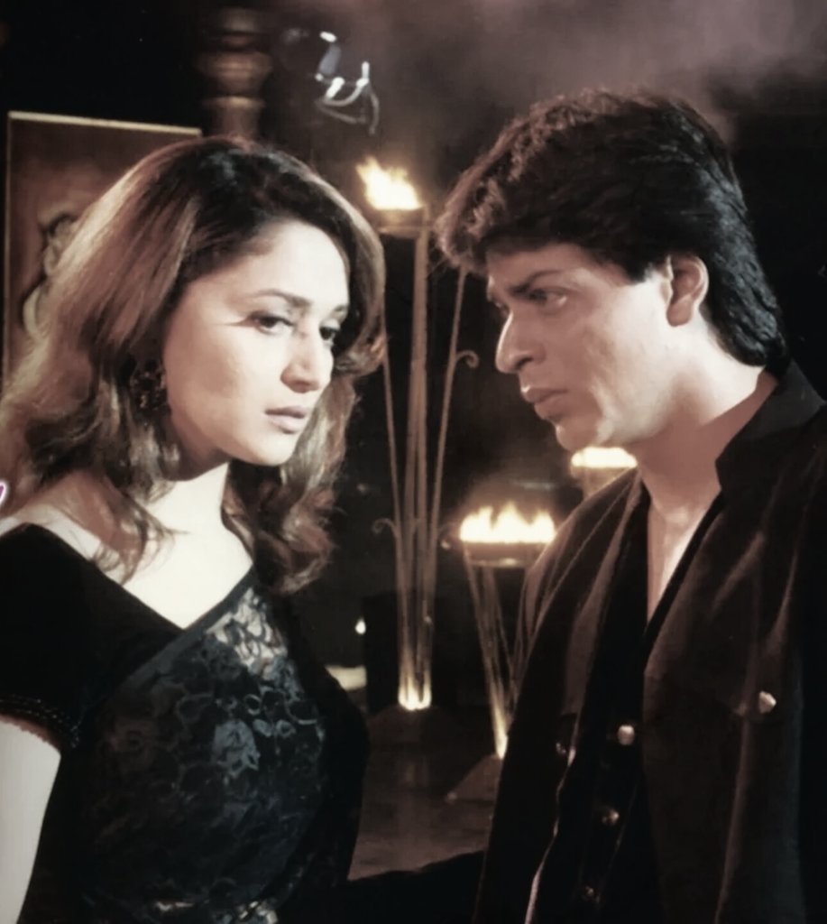 sunshine_dina's tweet photo. This scene ππ #somebodycastthemagainnnn #mdsrk #madhuridixit #srk https://t.co/LGYRU5oCQ9