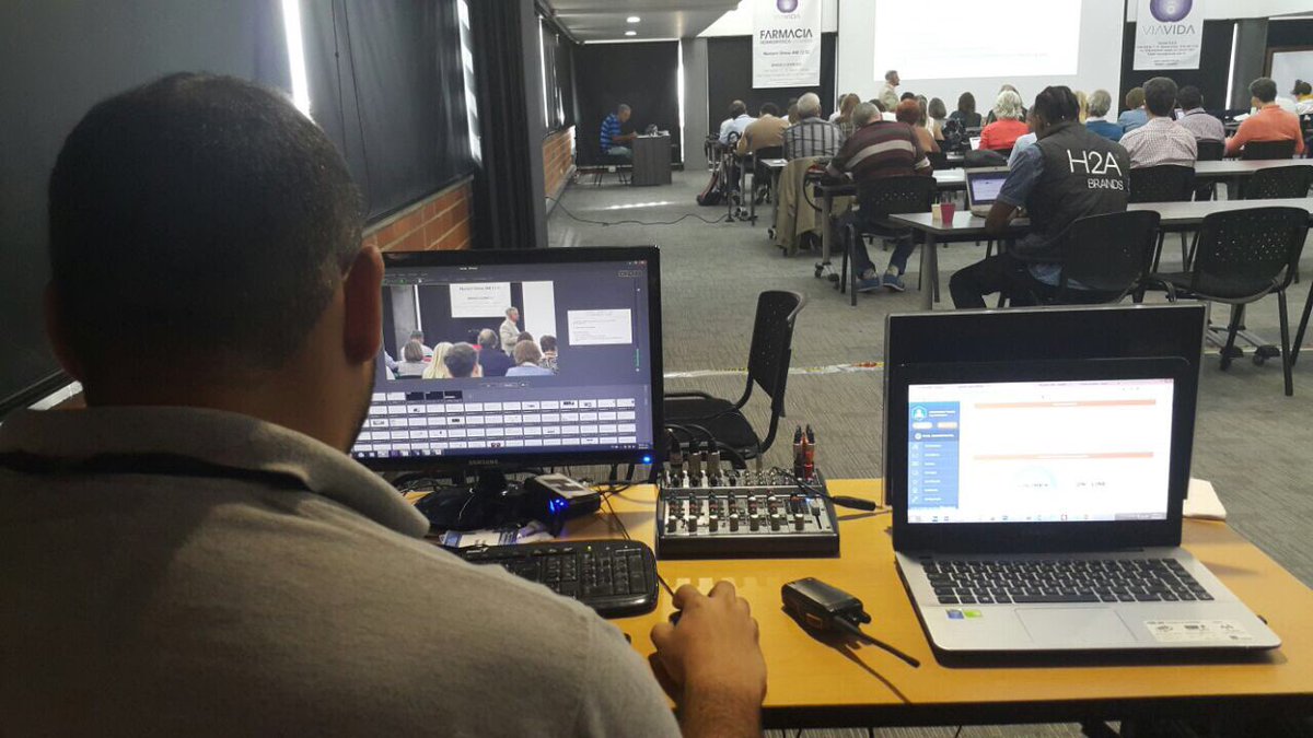trainmecolombia's tweet image. Transmitiendo en vivo para el mundo congreso Sintergetica #streaming #elearning @ViavidaCO