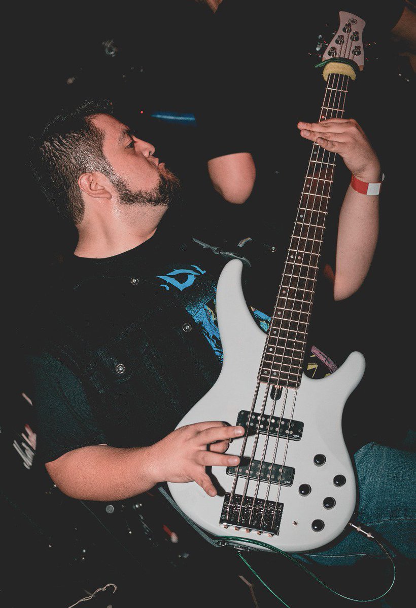 -Dan Tits (bass)
#bassist#yamaha#gig#performance#photography#deadlegacymx#metalband#mexicanband#bear#chapultepec#cdmx#bajocircuito