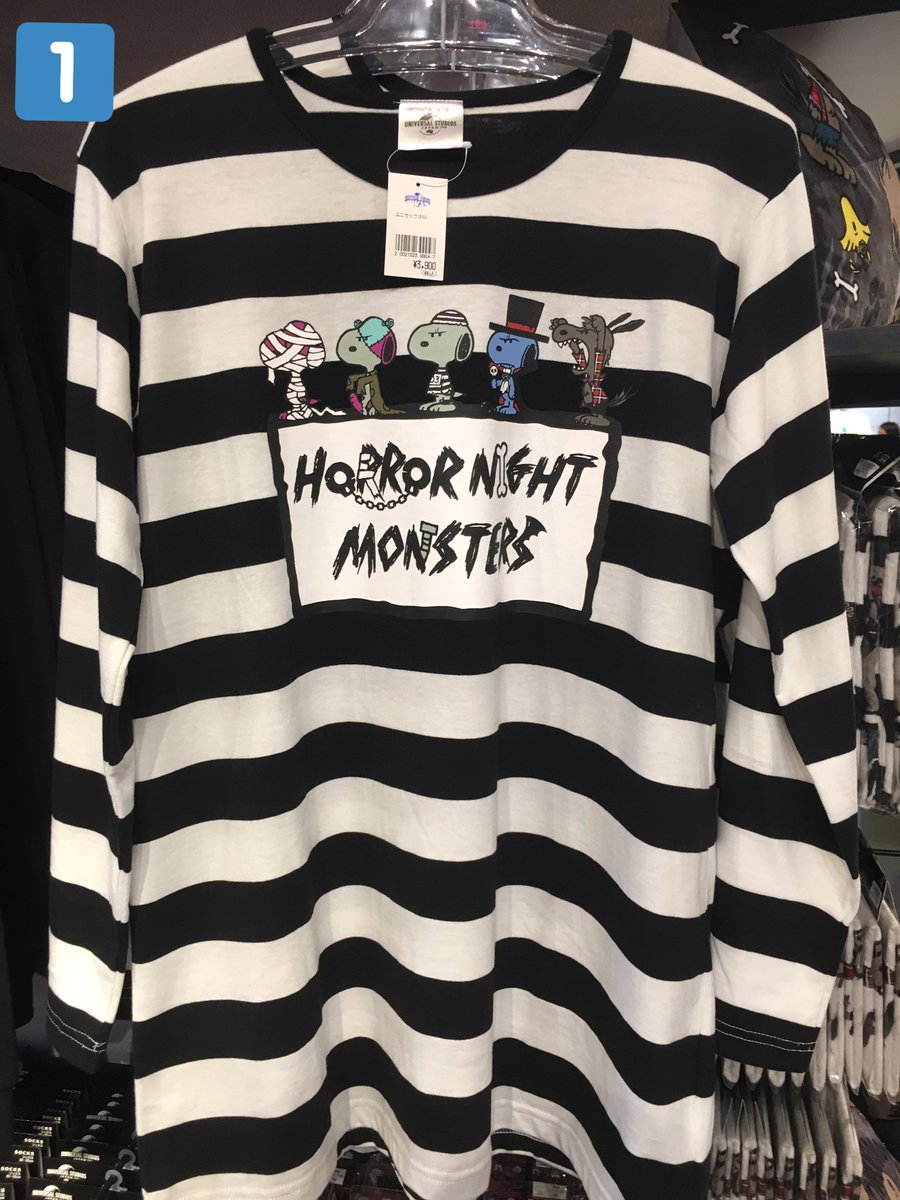 サ ニ ー デ イ ズ Usj ハロウィーングッズ17 スヌーピー編 アパレル 歴代ホラースヌーピー編 1 長袖tシャツ 3900 2 白tシャツ 3600 ドラキュラ編 昨年の商品 3 パーカー 5900 マーチャンダイズ Usj T Co Opizvz5obn