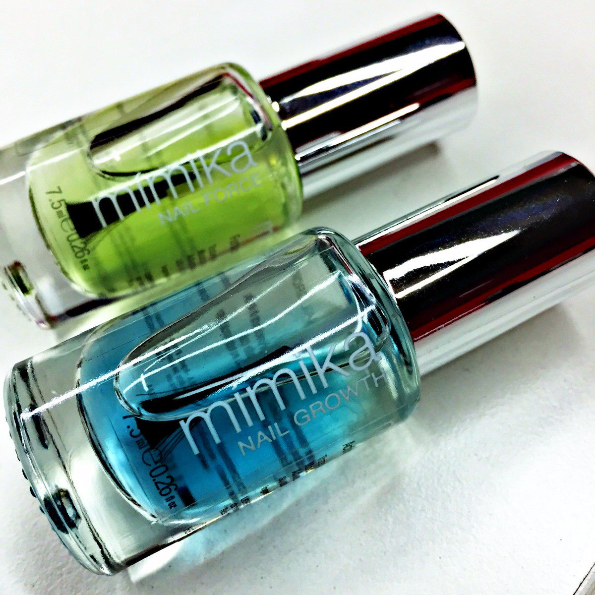 Lidherma's tweet photo. ¿Querés que tus uñas crezcan más fuertes? Cuidalas con los tratamientos bifásicos Mímika Growth y Mímika Force. https://t.co/A1ZfHbVwrq