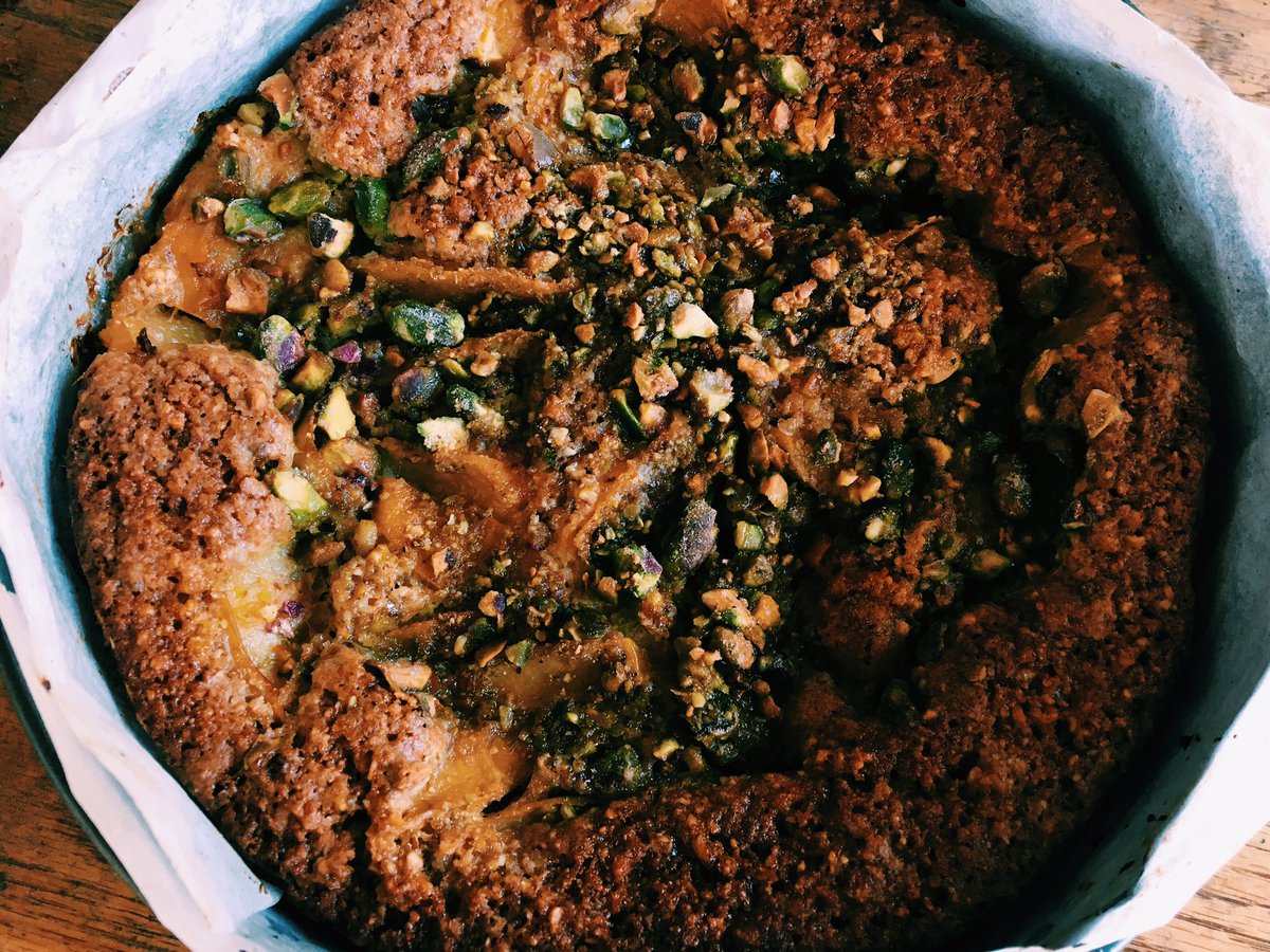 brnhornet1's tweet photo. #physicianchef #startingtheshiftright #formypeeps #nurses #paramedics #EMTs #unitsecretary #shiroplum #pistachio #coconut #cake https://t.co/1sMnfDE1yi
