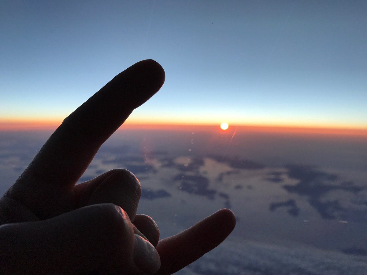 Sunrise over Greenland. With all the nuttiness in the world at the moment, it's nice to be reminded how magical this planet is ✈️☀️😮 #wanna