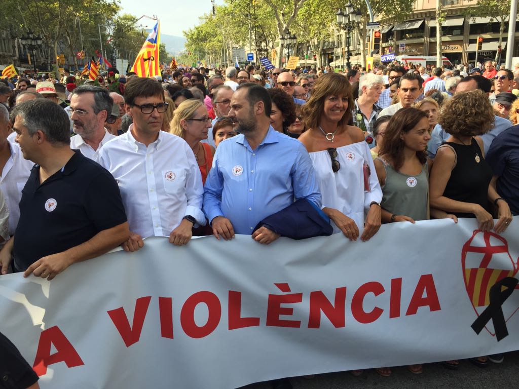 socialistes_cat's tweet photo. Primeras imágenes de la delegación​ socialista. 
Gracias compañeros del @PSOE por vuestro apoyo y solidaridad.
#NoTenimPor
#NoTenemosMiedo https://t.co/ObD165SVWd