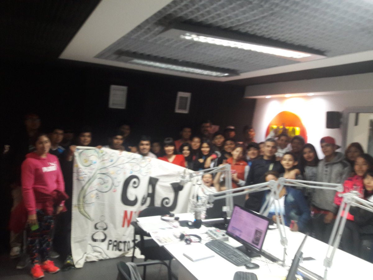 cajcerrillos's tweet photo. Salimos al aire por AM 840. CAJ Pacto de los Cerrillos. @SomosCAJ_2017 @prensaescuelas @fguillesaavedra @vanesa_aramayo @chuecocalderaok https://t.co/fO50XiGV9D