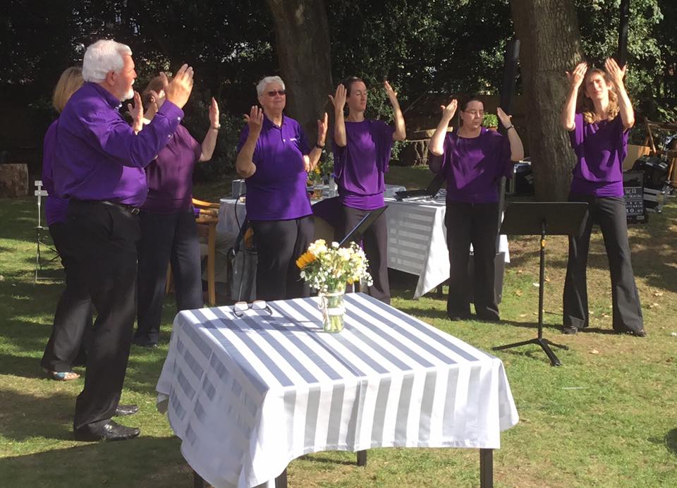 the entertainment keeps on coming #significance Sign Choir are performing ... it must be love, love love ...  #fongo20