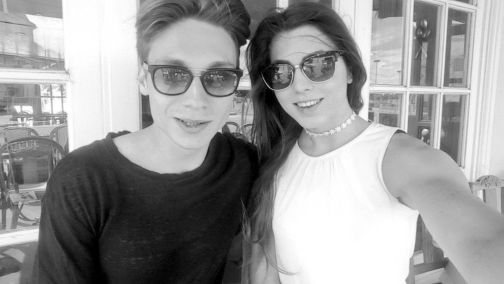 PostDiieM's tweet photo. My everything ❤ #Summer #Bae #Love https://t.co/xZcR3syRSq