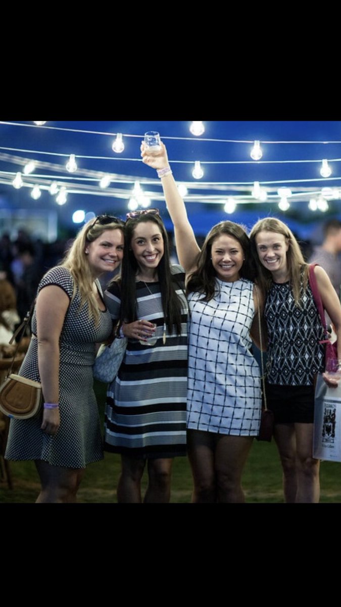 Naperville Wine Festival is today from 5-10pm at Naper Settlement. 523 S. Webster St Naperville, IL. #napervillewinefest