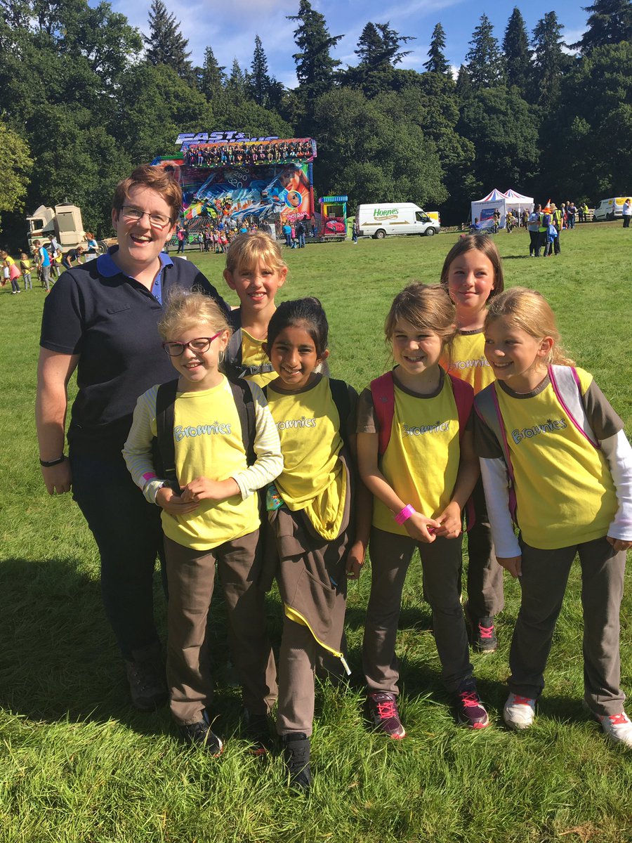 fi_elliot's tweet photo. Cracking day out at #GlamisCastle with @GirlguidingScot and @GirlguidingEdin - some exhausted Brownies now! #RTTC2017 #GirlsCan #Brownies https://t.co/mrquSe7uK9