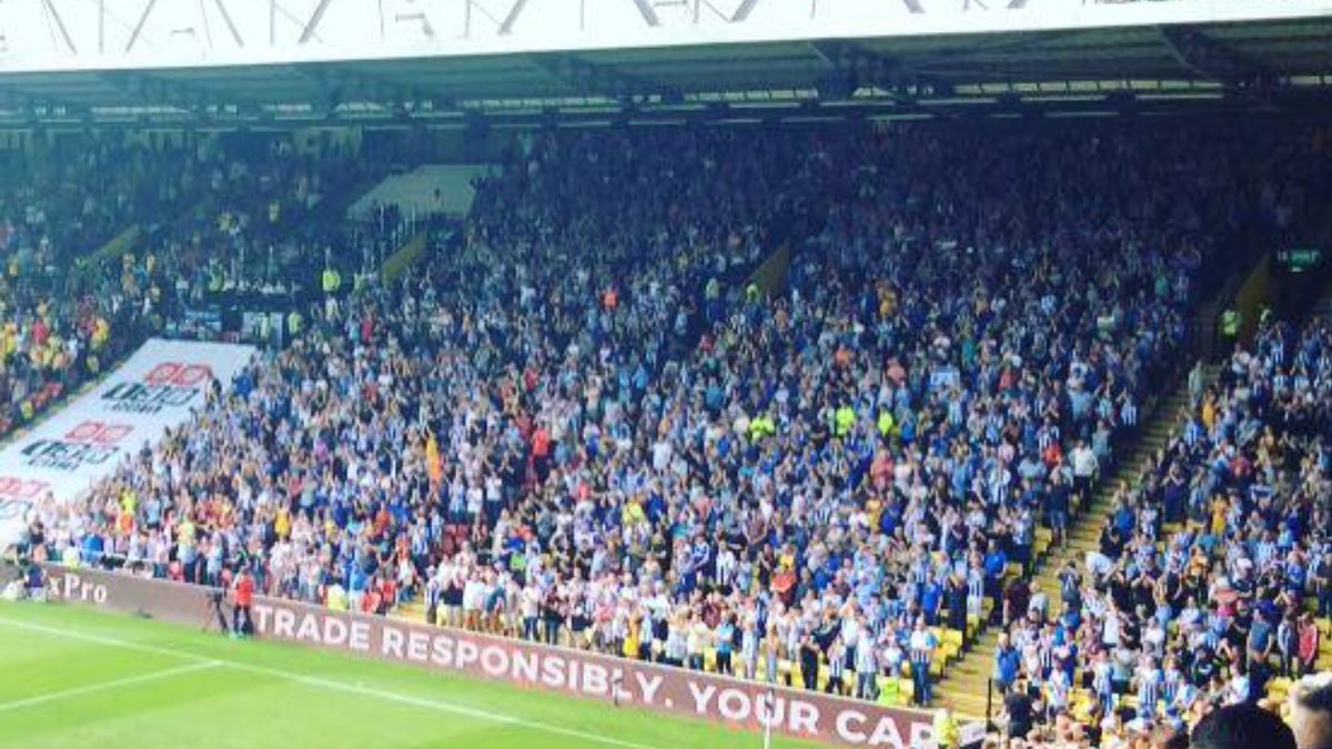 giftidea01's tweet photo. Brighton fans at Watford ⚽️

Retweet if you're a @OfficialBHAFC fan 🙌 https://t.co/7Du7as6h67