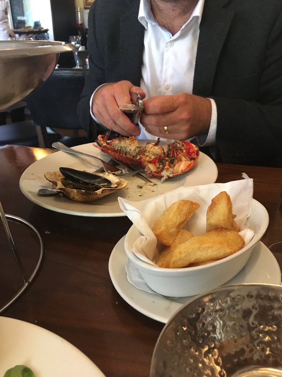 Bonxie67's tweet photo. #fiftythingstodowhen50 No. 2: Eat a whole lobster - hot seafood platter @ShipOnTheShore - fabulous! https://t.co/2d1nsrMwFV