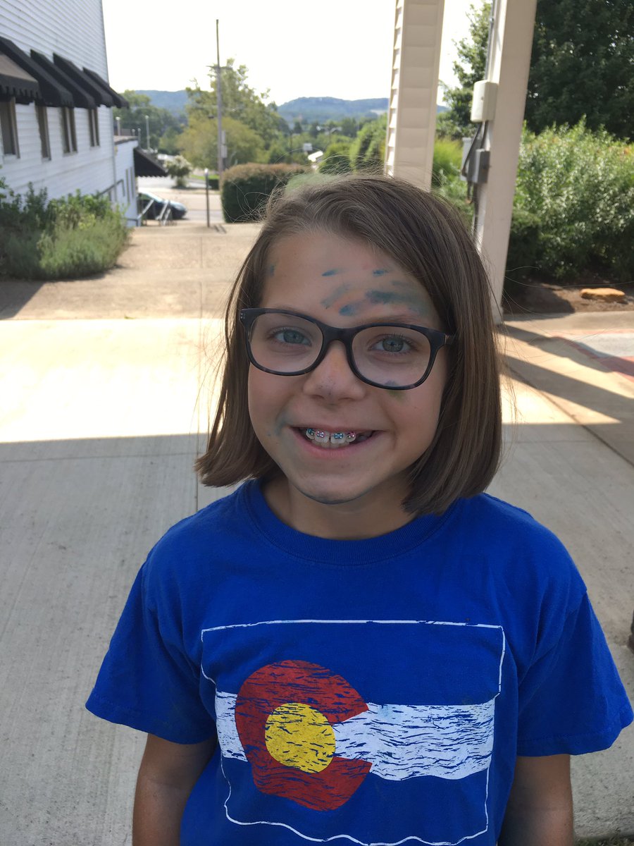 ParriThurman's tweet photo. @esksaints @esklibrary Finished the Oak Ridge book character chalk walk! A colorful Beekle! https://t.co/h3L6QHsgeY
