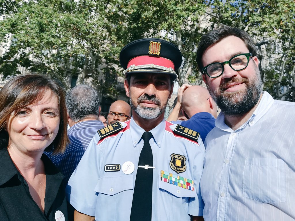 toninoguera's tweet photo. Amb na @MaiteSalord donant les gràcies i mostrant el nostre suport i solidaritat al Major Trapero. https://t.co/fzsh51YNlW