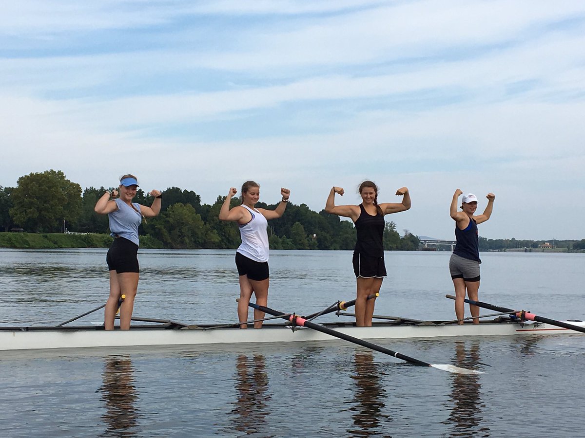 RowHuntsville's tweet photo. Great time with the girls on the water this morning - Gettin' fALL strong!!! https://t.co/oodYp0mh96