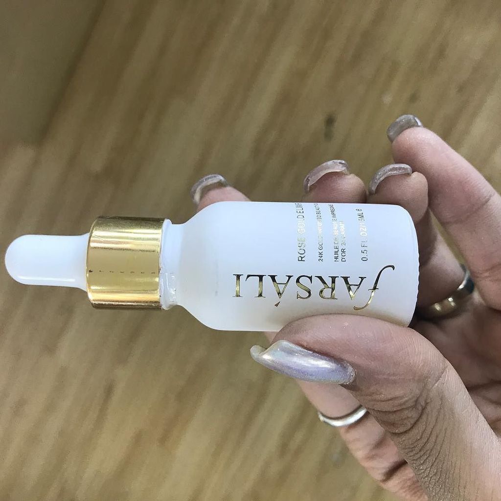 ArushiNanda's tweet photo. @farsalicare makes the best products 😍 Love this Rose Gold Elixir for anything and everything! #farsali #rosegolde… https://t.co/GtzFyfrysK https://t.co/Igb1dRGreB
