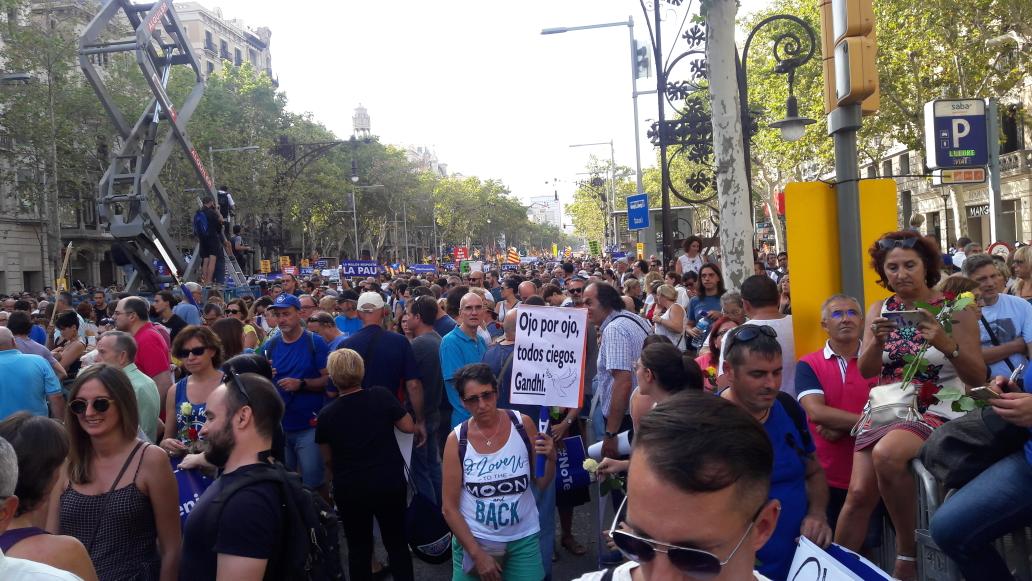 Fasamcat presente... Contra el odio, un solo pueblo...NO TINC POR!!!