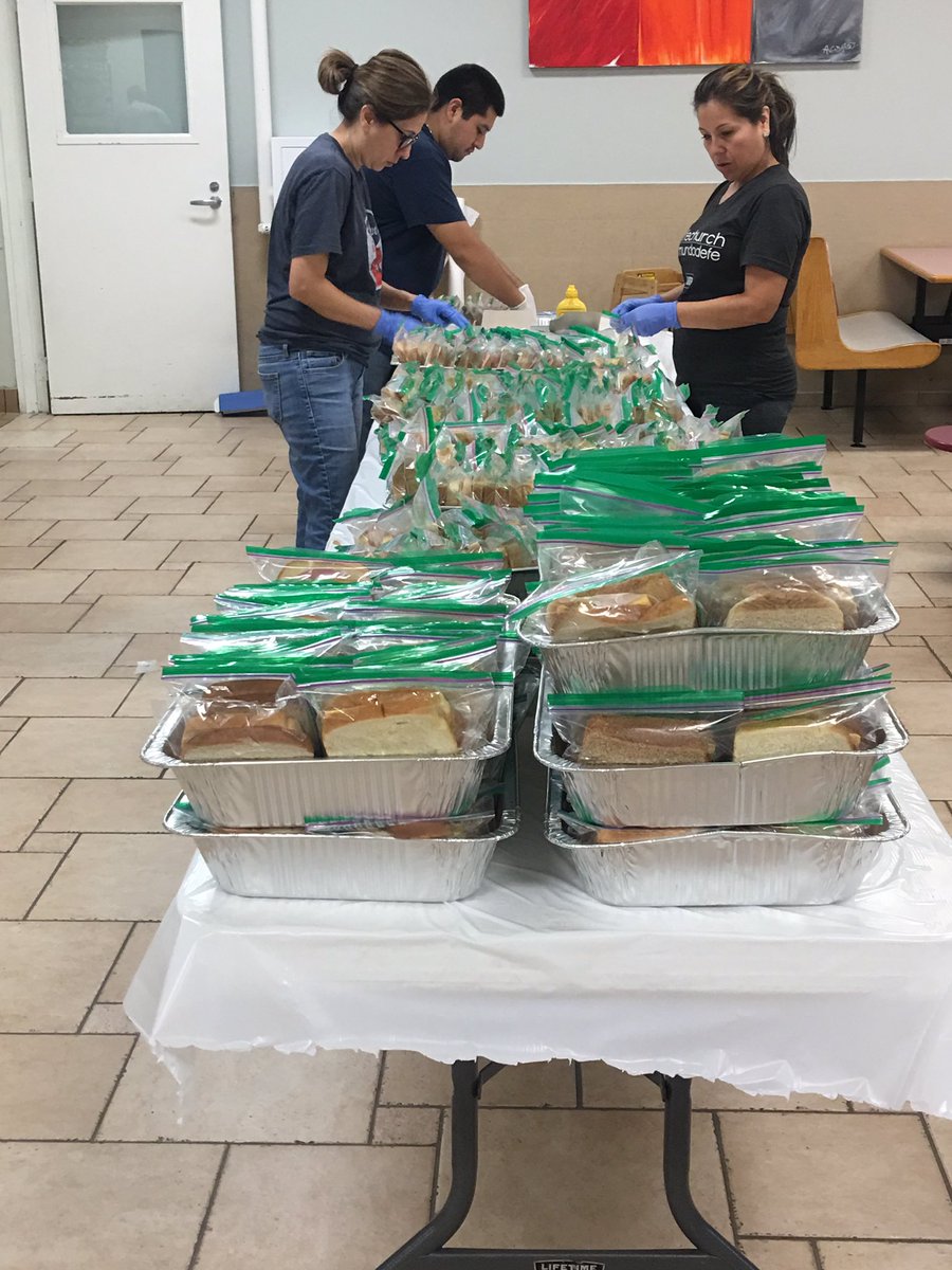 MetroPCSDallas's tweet photo. A lot of fun with great people 😃 volunteer Saturdays @MetroPCSDallas @Greg_MPCS @UralisaN @rgaynier ‼️ https://t.co/qbAY2XwYDM