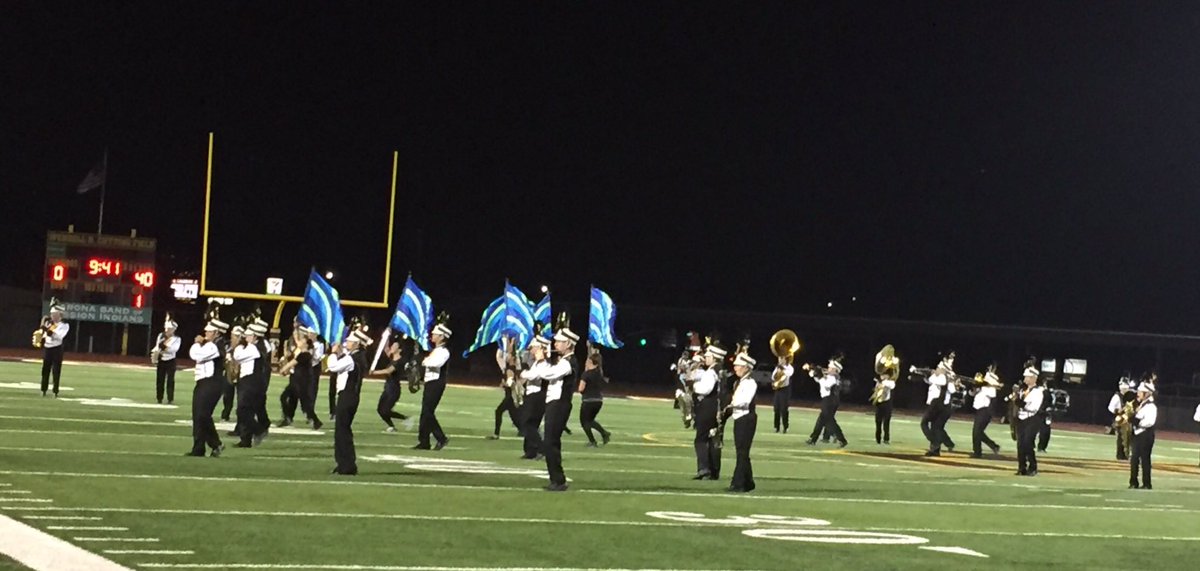 ECHSVaqueros's tweet photo. First home football game last night. Great school spirit! #echsvaqueros https://t.co/TrBk5NY8Dk