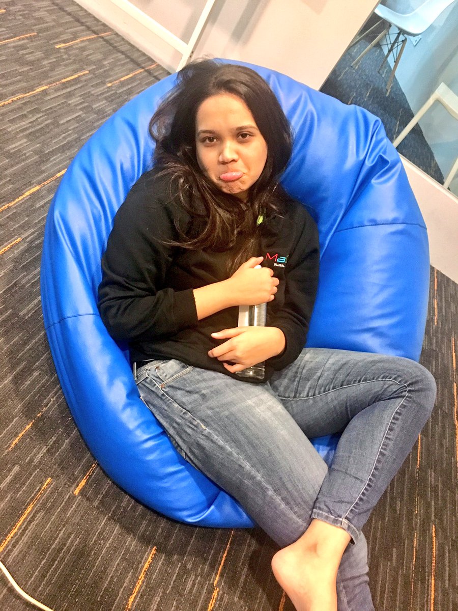 keziah_smith's tweet photo. Those long days got me like 💁🏻 but at the end of the day, it's all worth it. #StartUpLife #HypeHash https://t.co/NaBWtmF97I