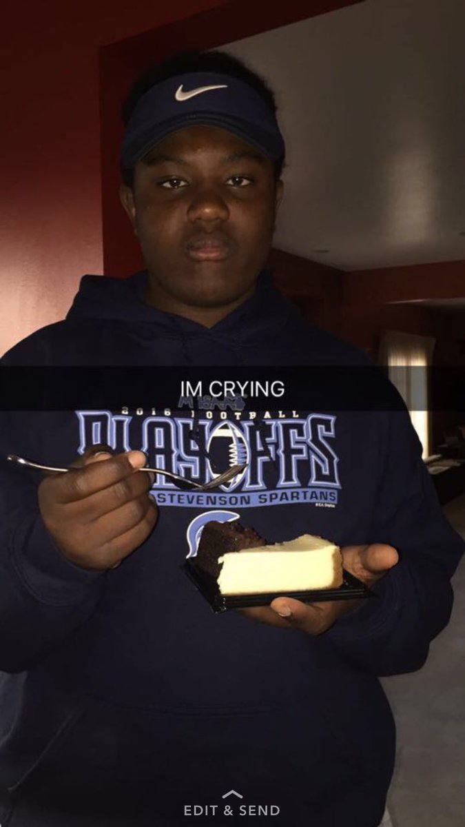 mackenziedavila's tweet photo. happy 18th @ErickWilliams58🎉🎁🎈🎂 #putthatBACK #hitthewhip #caniplshaveaux https://t.co/obcxQjvSTl