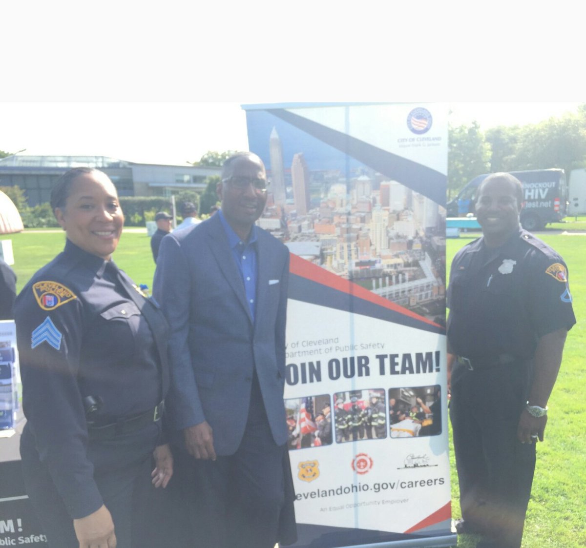 zachreed12's tweet photo. Out this morning with our brave #FirstResponders We are always looking for a few good public servants. Join our #TeamCleveland #ReadSafe https://t.co/IOi8wdQB2g