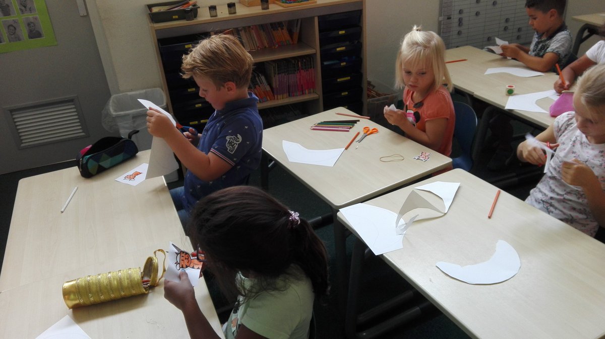 OBSDeSlinger's tweet photo. Kanjerpetten maken in groep drie. https://t.co/EHYtX3qqJa