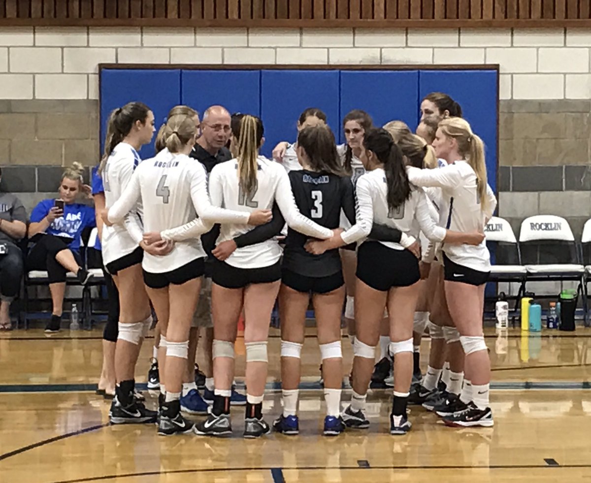 ODandrea2's tweet photo. Rocklin Volleyball defeats Oakmont last night. Fabulous season opener!  25-15, 25-14, 25-20. #rusdProud #wearerocklin @CoachMuscarella https://t.co/jB5ZAyO2oo