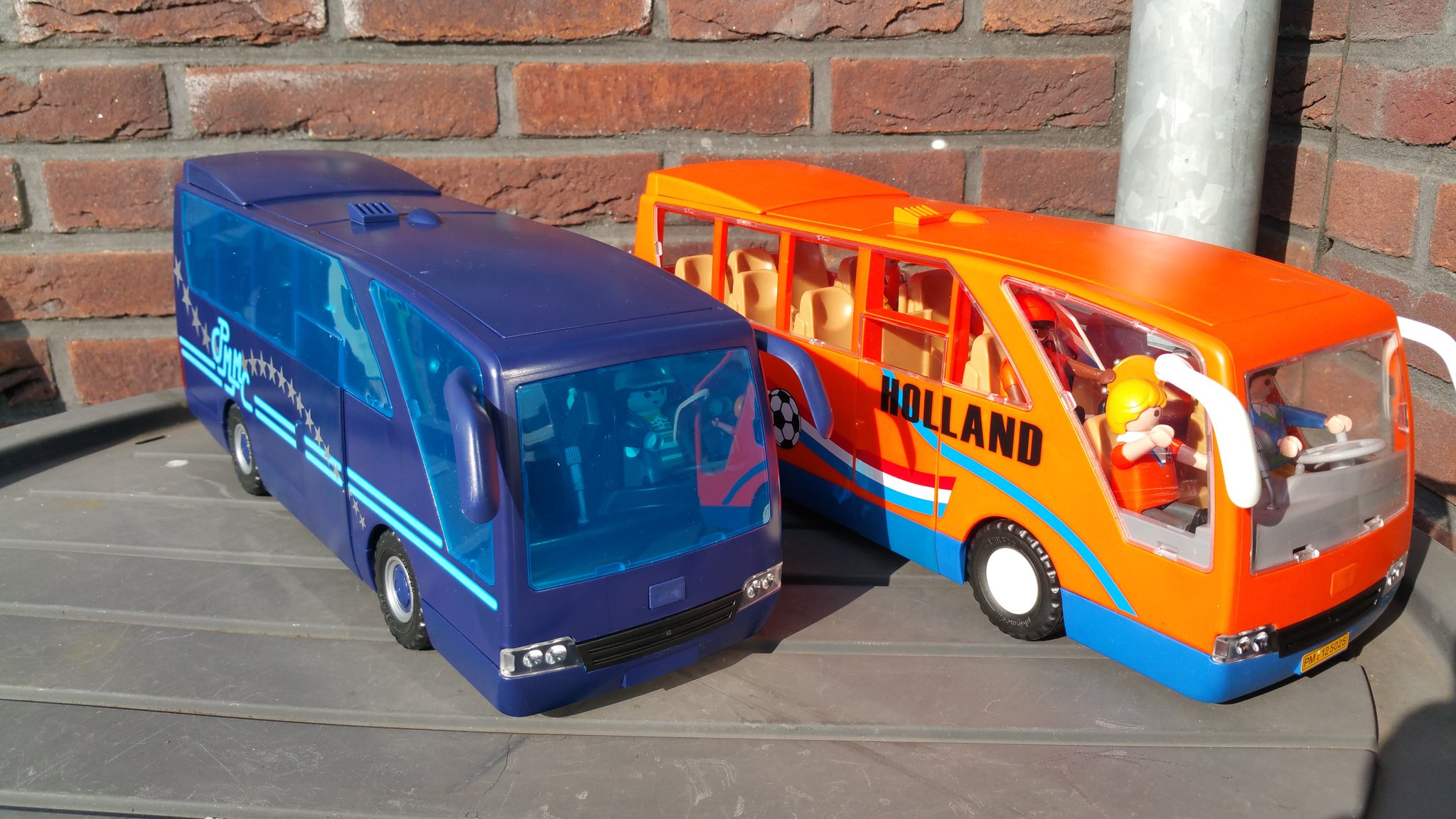 Ledig Anmeldelse udluftning PlayMoto Toys on Twitter: "Finally gotten around to #unpacking some boxes: # funpark sets,buses,rescue dogs #Playmobil #PlayMoto_collection  https://t.co/7bquOQ64Q1" / Twitter