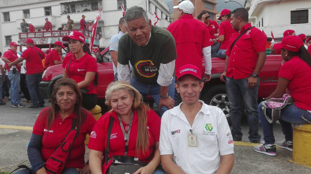 Stephanisartory's tweet photo. Ejercicio cívico militar  Soberanía Bolivariana  2017 porque #EsHoraDeDefenderLaPatria @LMOTTAD https://t.co/yVCsMQLLio