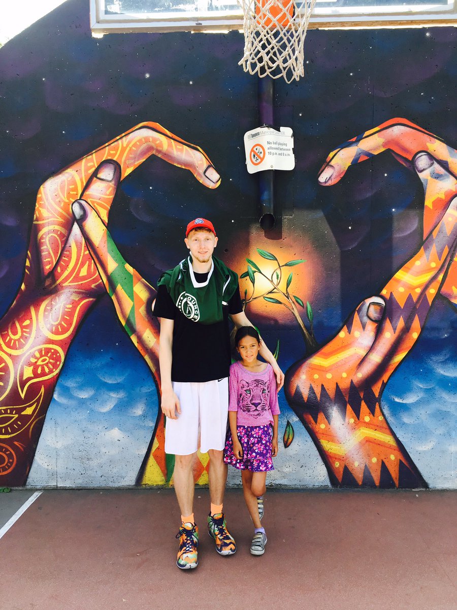 ljeds's tweet photo. Great having cousin support at the #blacktopclassic #funinthesun #familyfirst @BigBenHendriks5 https://t.co/ve0yrLVzlg