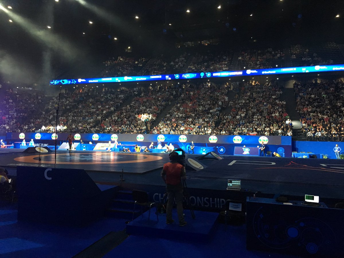 Bravo à <a href="/FFLutte/">FranceLutte</a> et à <a href="/wrestling/">United World Wrestling</a> pour ces magnifiques Mondiaux 2017 à <a href="/AccorH_Arena/">AccorH_Arena</a>. Congrats for the great show ! #ReadyFor24 #Paris2024