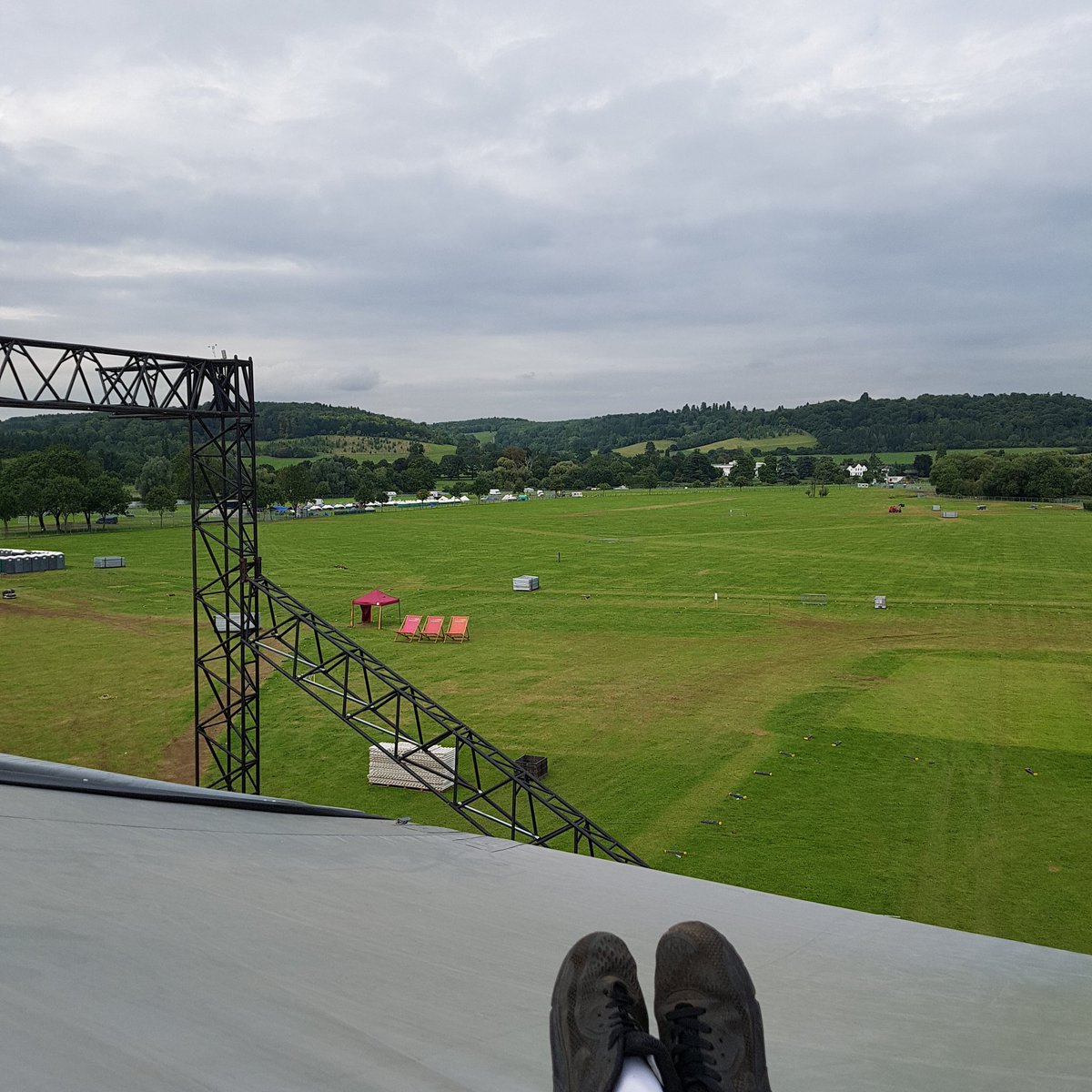 DSfreelance's tweet photo. after SW4 we went to @rewindfestival to take down the stage https://t.co/VnROYuXFlr