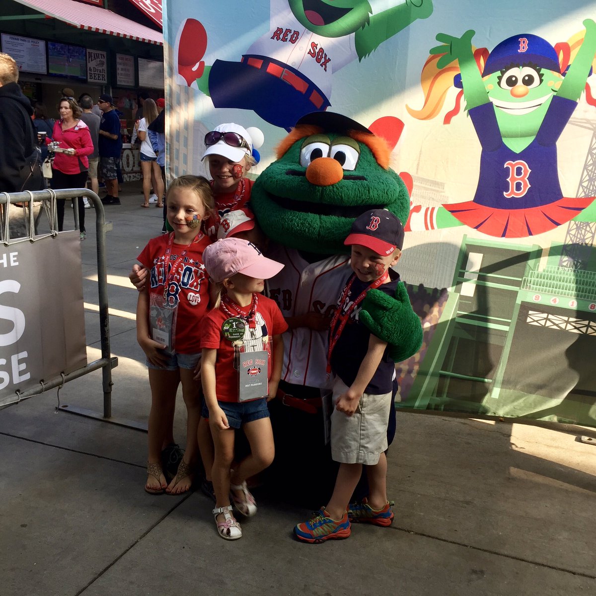 Wally97's tweet photo. The coolest #KidNation members 👊 #CallingAllKids https://t.co/y1b0iojFB6
