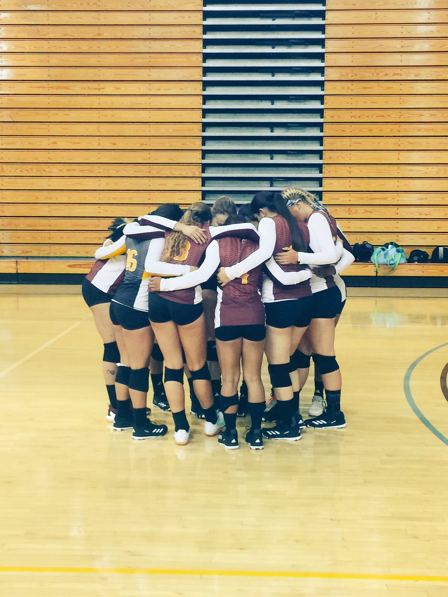 BC_bears_VB's tweet photo. We met some tough challenges on #scrimmageday but at the end of it all we came together and finished strong. #bcbearsvb #bearsbaybay https://t.co/ZZibdWgAoL