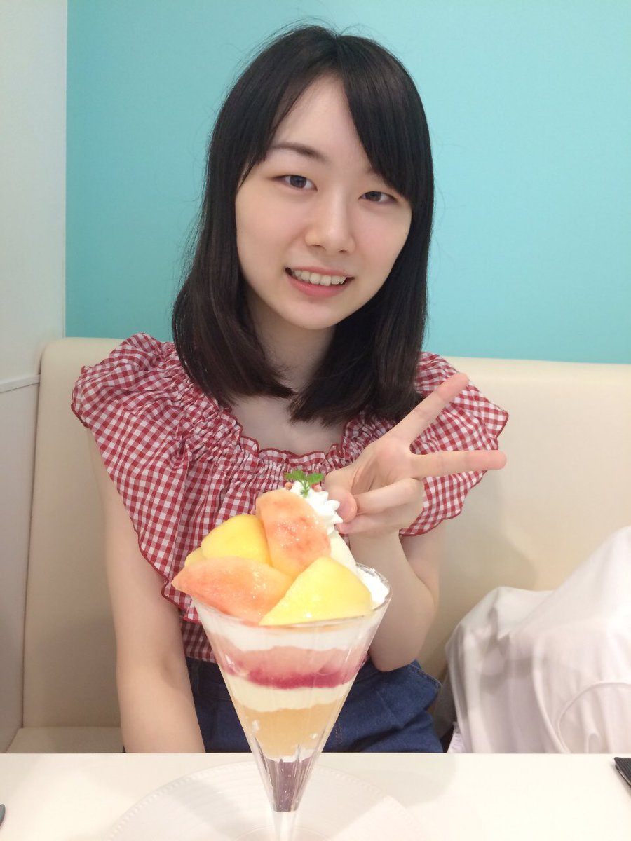 塚田恵梨花 今日で19歳になりました 女流棋士になってもうすぐ丸3年です 10代もあと少し 実感ないです 棋力を上げるのはもちろんですが この1年は人間としても成長出来るように頑張ります 皆様 今後とも応援宜しくお願い致します 写真は