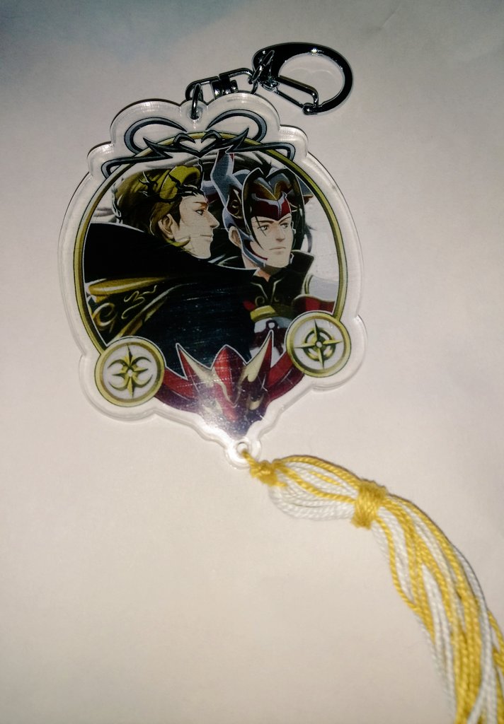 Kariya077's tweet photo. Fanbook from @fecrownprinces had finally came home! All the arts are incredible💕💕 Crown princes are too handsome that make me want to cry😂💕 https://t.co/Ju74QfcU4n