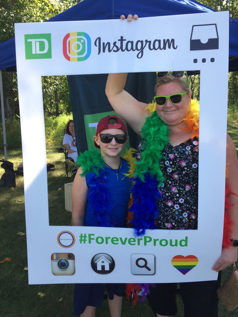 otherguykyle's tweet photo. @mommahj3 @KarasWright #ForeverProud https://t.co/SqeaAyN4qp