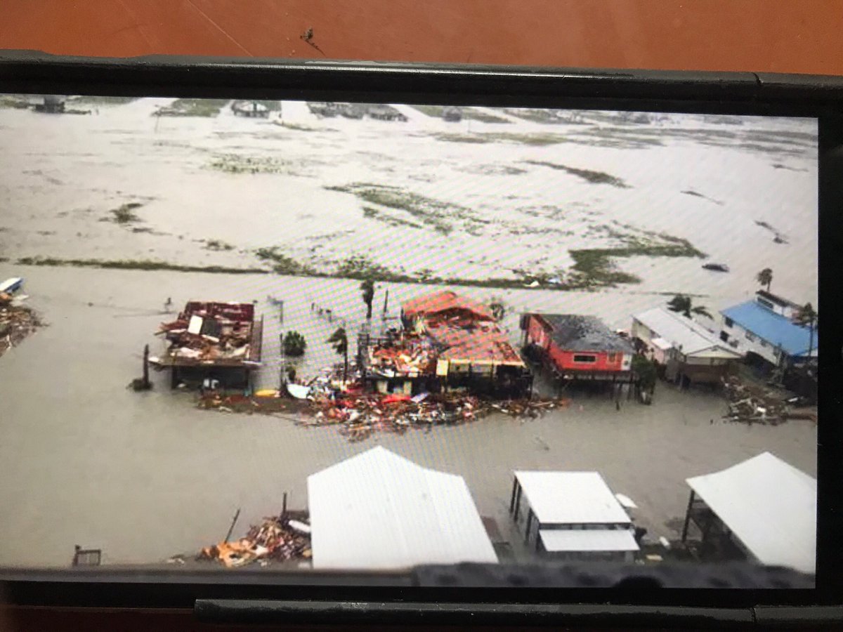 ChadRo77's tweet photo. Aerial shot starfish drive in #holidaybeach #rockport #copanobay #harvey #hurricaneharvey https://t.co/x5hasMdDEJ