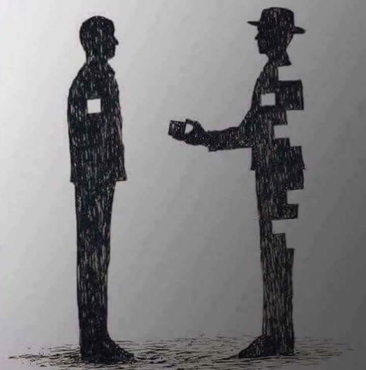 ليس بالضرورة أن يكون الشخص الذي ينصحك كاملاً .. ولكنه قد يعطيك شيئاً 
ينقصك !