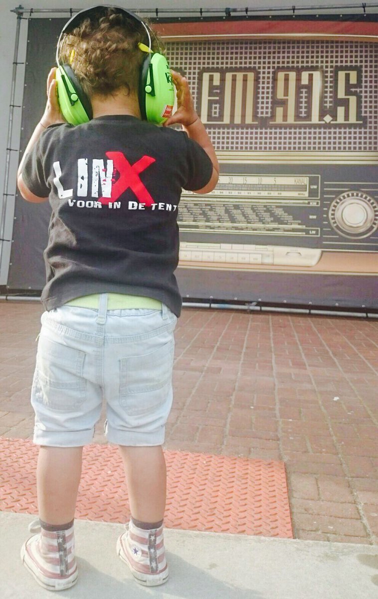 FraMe_JAZO's tweet photo. New generation LinX #SENFIE https://t.co/Znuic2TWKW