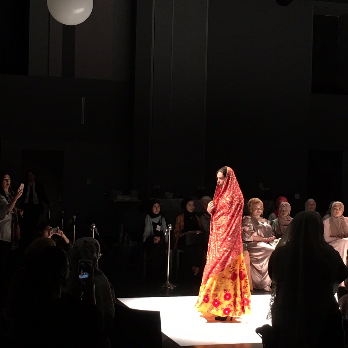 LoriAnnGirvan's tweet photo. A 💯 day at #SummerSeriesRP - @TO_CouncilFire inspiring youth #powwow AND gorgeous #modestfashion on @imfdfestival runway! @DanielsSpectrum https://t.co/JXowIdX7hZ