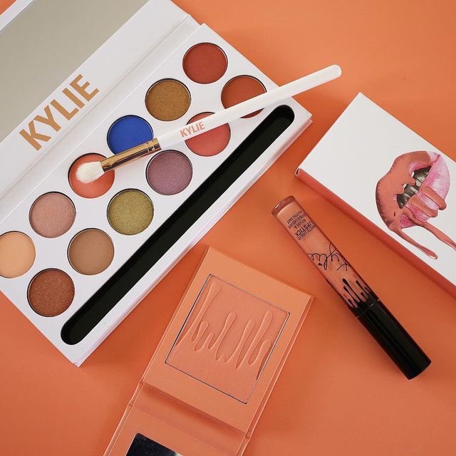 powerofmakup's tweet photo. The Peach Queen 🍑✨ #KylieCosmetics https://t.co/R4mTzk9V4t