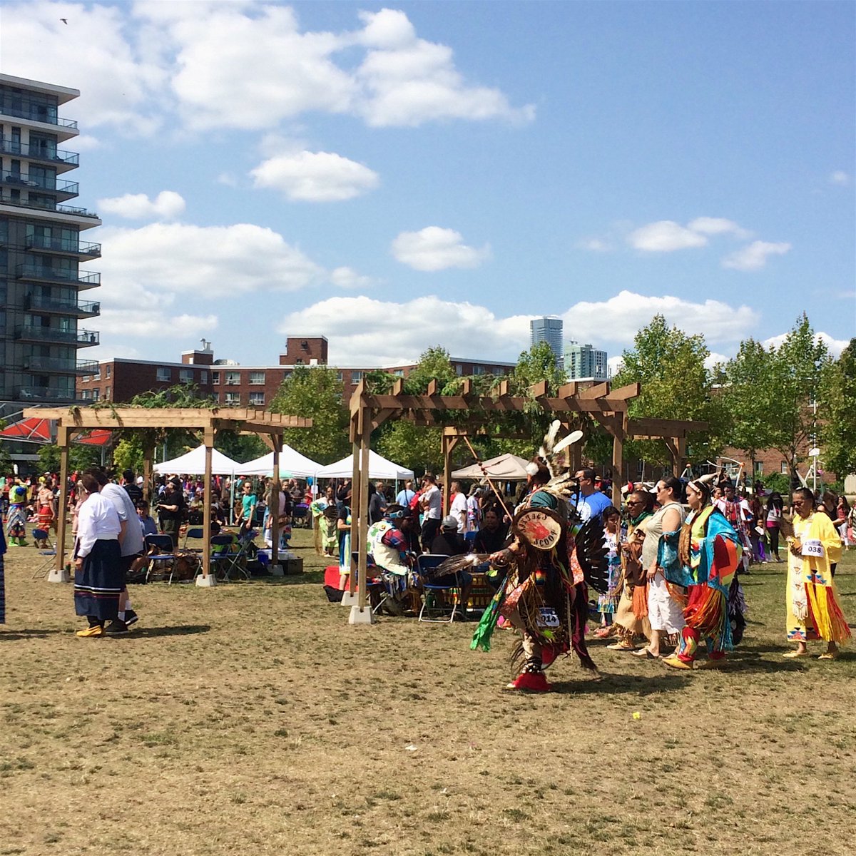 LoriAnnGirvan's tweet photo. A 💯 day at #SummerSeriesRP - @TO_CouncilFire inspiring youth #powwow AND gorgeous #modestfashion on @imfdfestival runway! @DanielsSpectrum https://t.co/JXowIdX7hZ