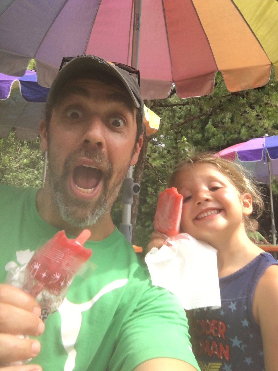 adeutsch's tweet photo. Hey @Delta and @AmericanExpress - you made my day with a free @kingofpops! (And her day too) #andyface https://t.co/Gz8vjsM29E