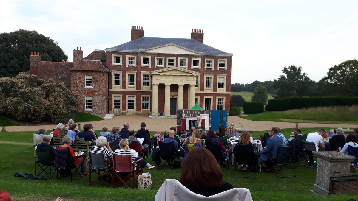 Avid_eva's tweet photo. A glorious evening - surprisingly dark at the end when you're in the middle of nowhere! - @GoodnestonePark for #DotProductions' #Emma https://t.co/5e88273rs5