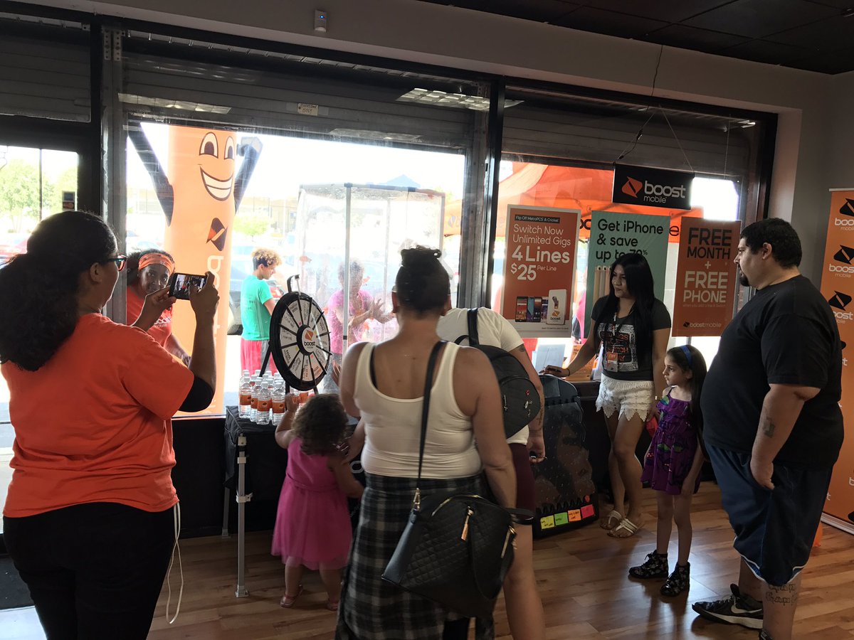 vtruongcao's tweet image. What party?! #BoostTakeOver #VIP 🎉🔥🛍💯💸🎁🎟 @SMcgowan763 @JayMiglionico @VIPwireless @boostelevate @arkideas @Atvanced @powerregionwins