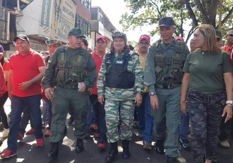VTVcanal8's tweet photo. Comandante de Zodi Monagas: Venezolanos no se rinden ante amenazas del gobierno de EEUU https://t.co/qajMZ71clf   https://t.co/u42IiYCT0K