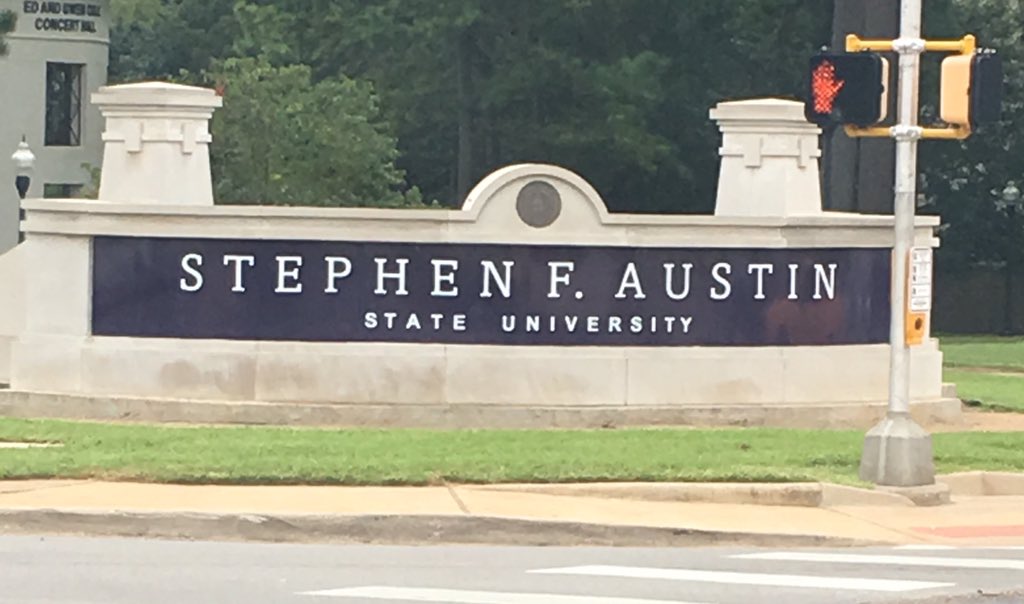 MsHread4fun's tweet photo. Our life as SFA parents has begun! #lumberjacklife #sfamom https://t.co/c1W1UMixtC