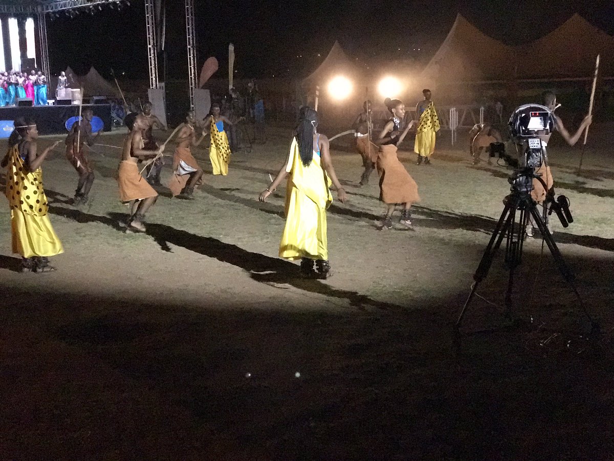 raoulrugamba's tweet photo. Ni umunezero muri #INyanza #Twataramye #Igitaramonyarwanda #Rwot #Rwanda #umuganura2017 https://t.co/xuoyEQTM54