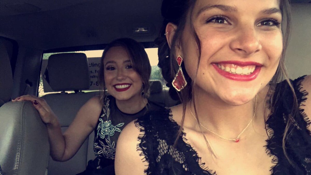 isabella__M's tweet photo. Happy birthday sis!!!❤️❤️ https://t.co/ft38gHvbit